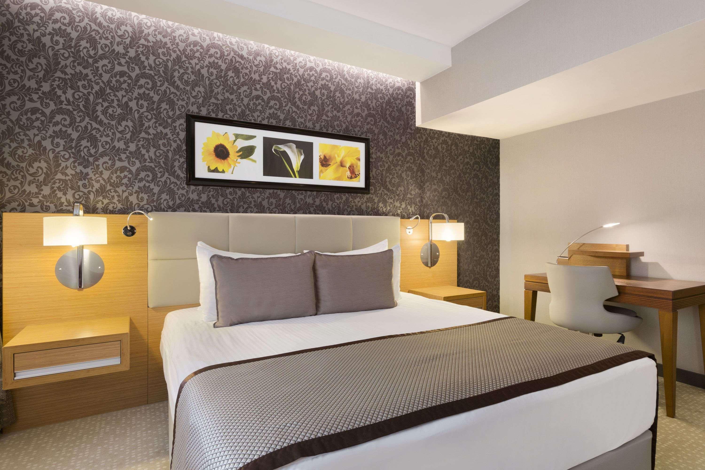 Ramada Plaza By Wyndham Izmit Cocaeli Exterior foto A bedroom at the hotel
