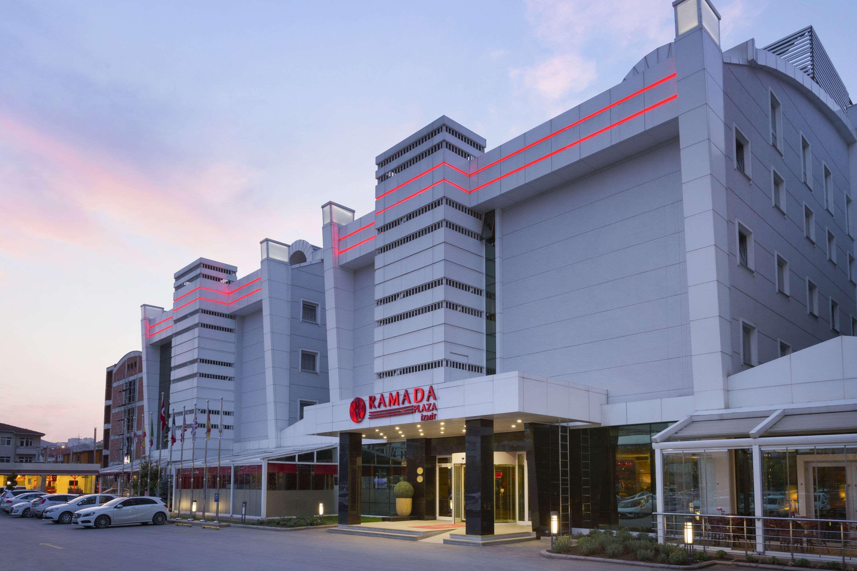 Ramada Plaza By Wyndham Izmit Cocaeli Exterior foto The hotel in 2012
