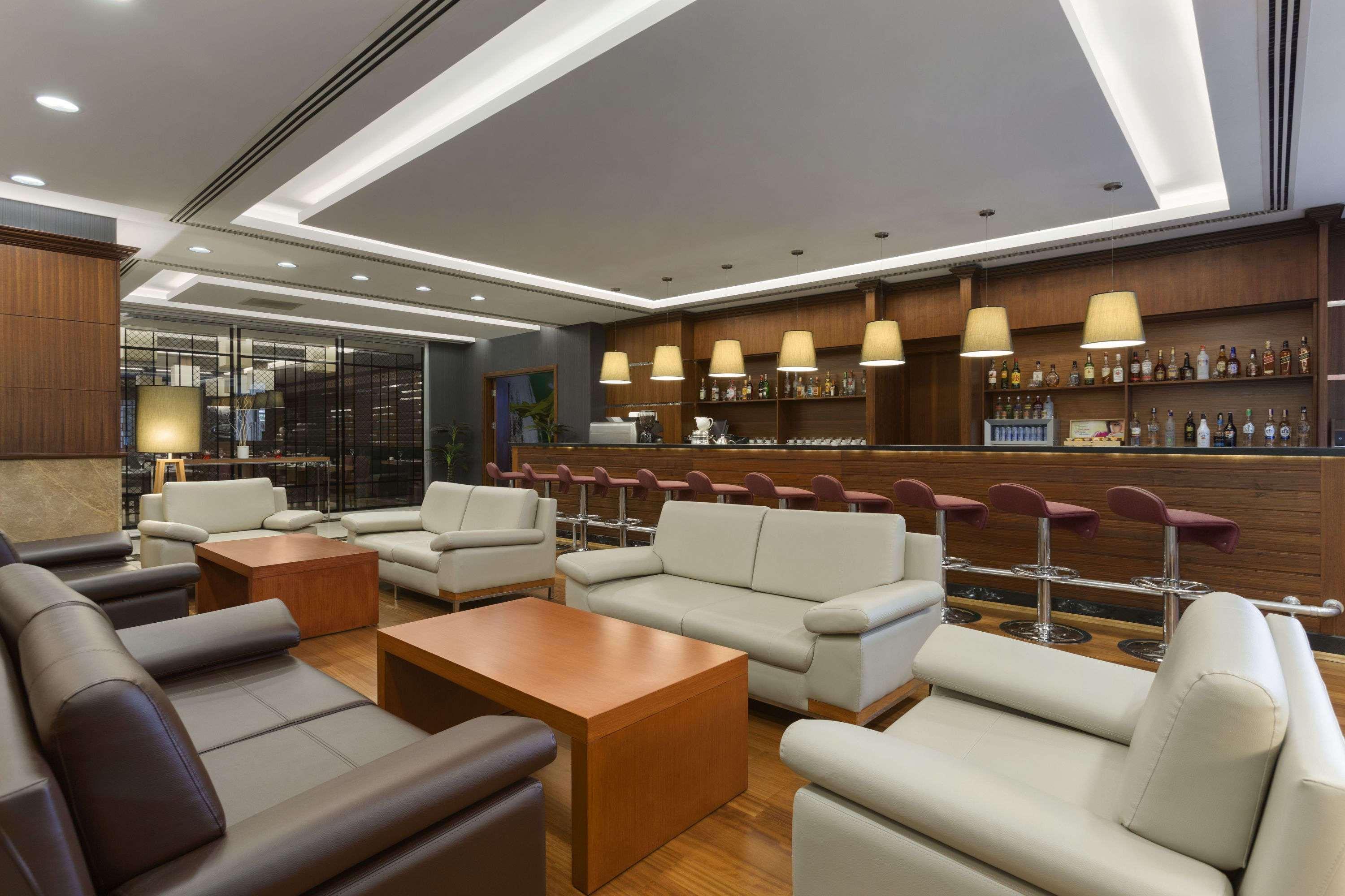 Ramada Plaza By Wyndham Izmit Cocaeli Exterior foto The lounge at the airport