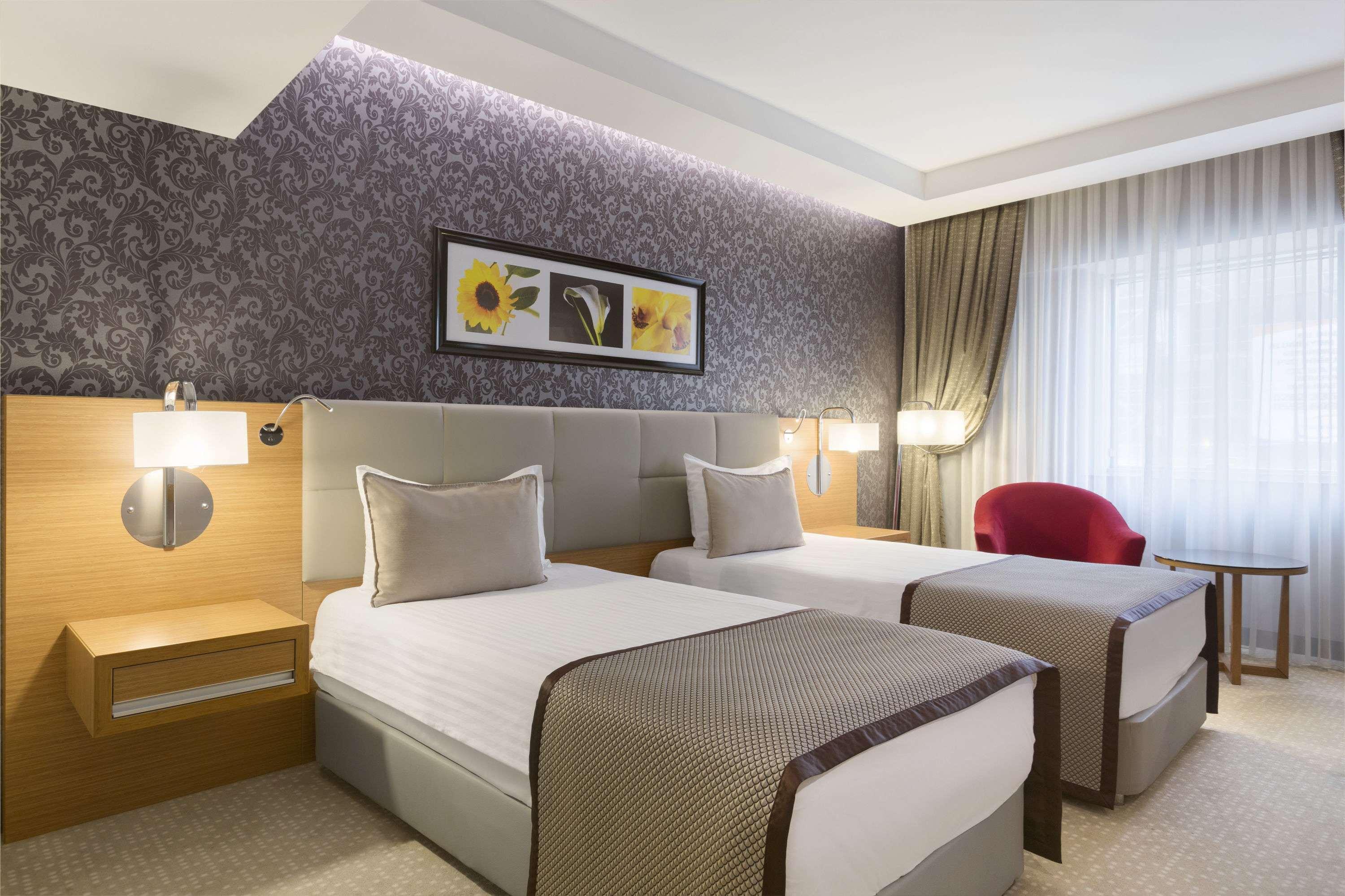 Ramada Plaza By Wyndham Izmit Cocaeli Exterior foto A room at the hotel