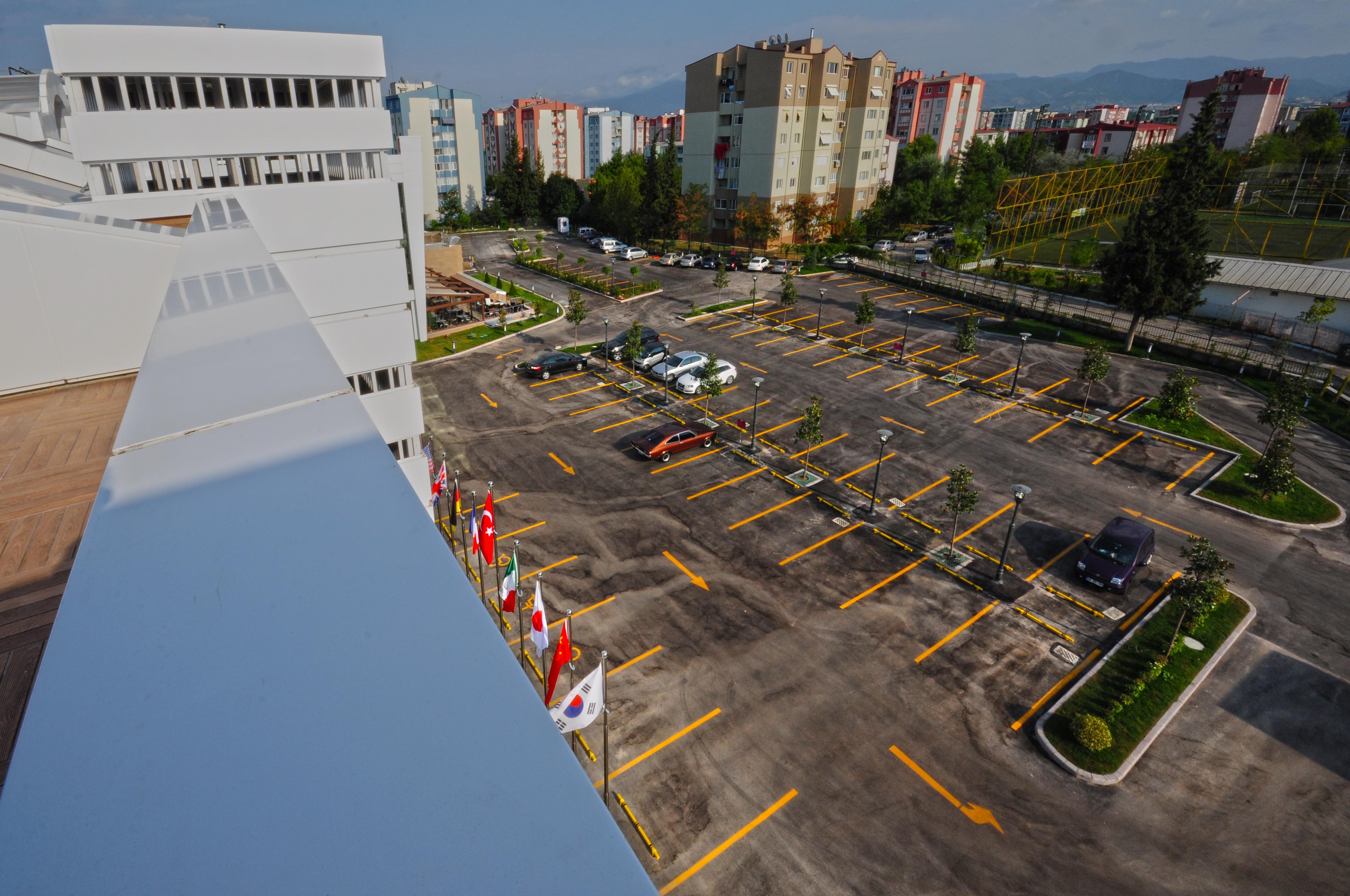 Ramada Plaza By Wyndham Izmit Cocaeli Exterior foto Aerial view of the campus