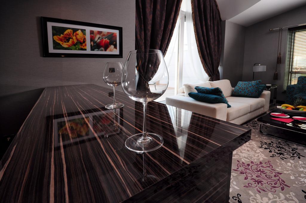 Ramada Plaza By Wyndham Izmit Cocaeli Exterior foto A 3D rendering of a kitchen