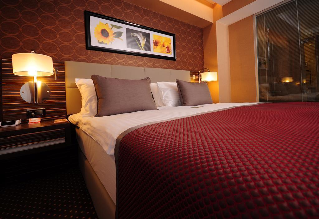 Ramada Plaza By Wyndham Izmit Cocaeli Exterior foto A bedroom